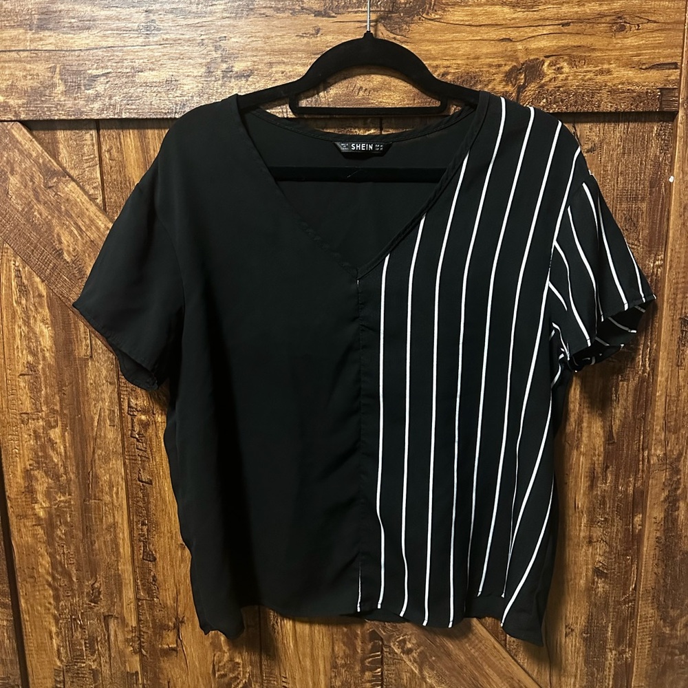 Lady’s summer top by SHEIN. Size: S.